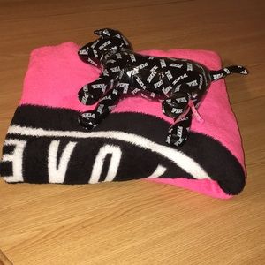 PINK Victoria's Secret Bedding - Victoria’s Secret Pink Blanket PINK Victoria's Secret Bedding - Victoria’s Secret Pink Blanket